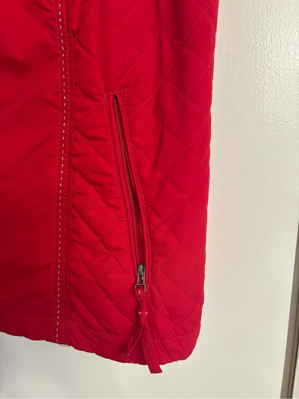 Coldwater Creek Women's Bright Red Quilted Zip Vest - Picture 7 of 7